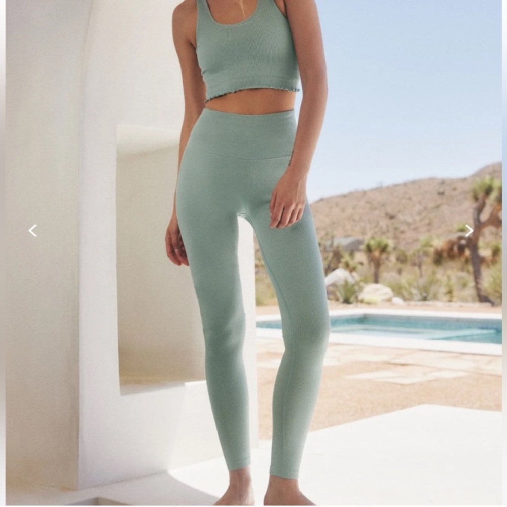 Spiritual Gangster Ribbed High-Waist Leggings in Sage Green